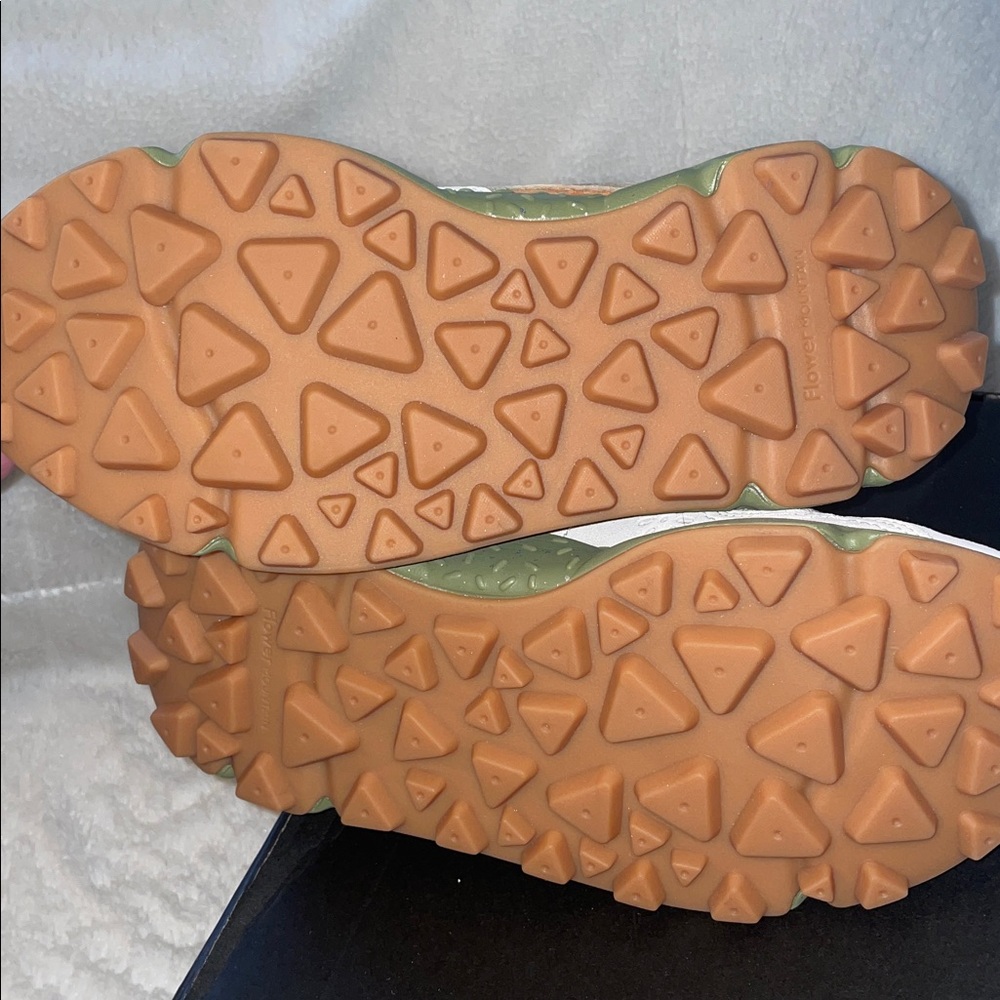 NWT Flower Mountain Yamano Uni Sneaker - Picture 13 of 13
